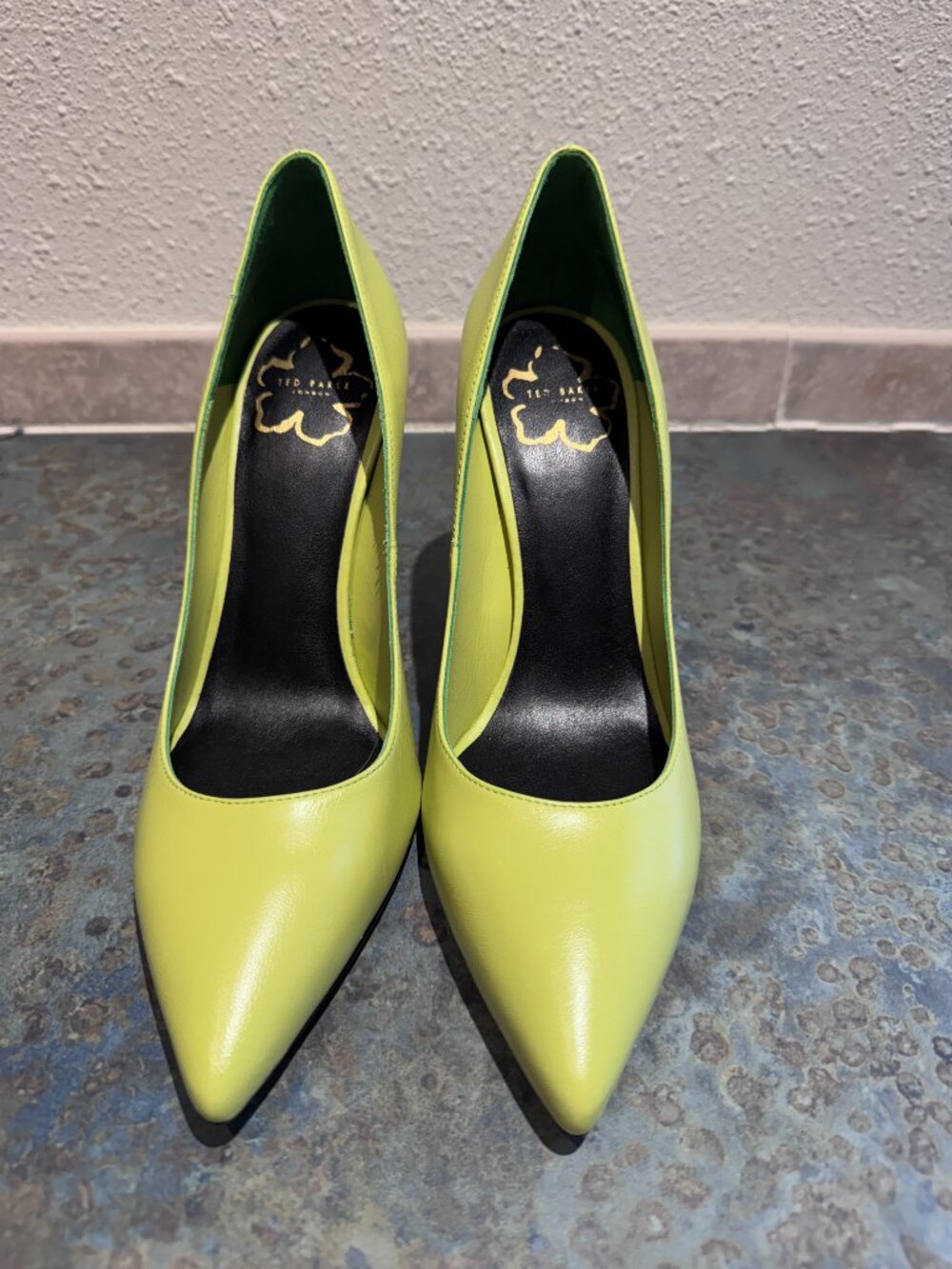 Ted Baker Teyma Pointy Toe Leather Pumps - Green - 39 - Picture 5 of 9